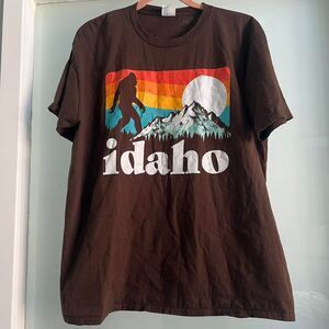 Bigfoot Idaho Graphic Tee Mountain Moon Trees Brown Size Large